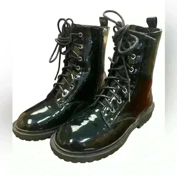 Shiny Zip Up black boots 🥾 - Picture 4 of 6